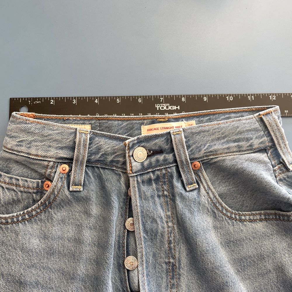 This pants has been altered to size 24 in waist and shorten to 25 1/2 inseam.